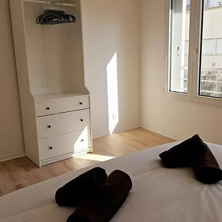 Holiday home Paul Eluard - Maison Au Calme Parking Centre