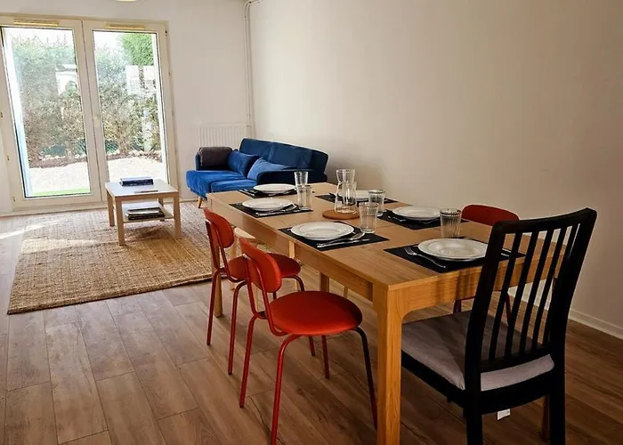 Paul Eluard - Maison Au Calme Parking Centre Дом отдыха *