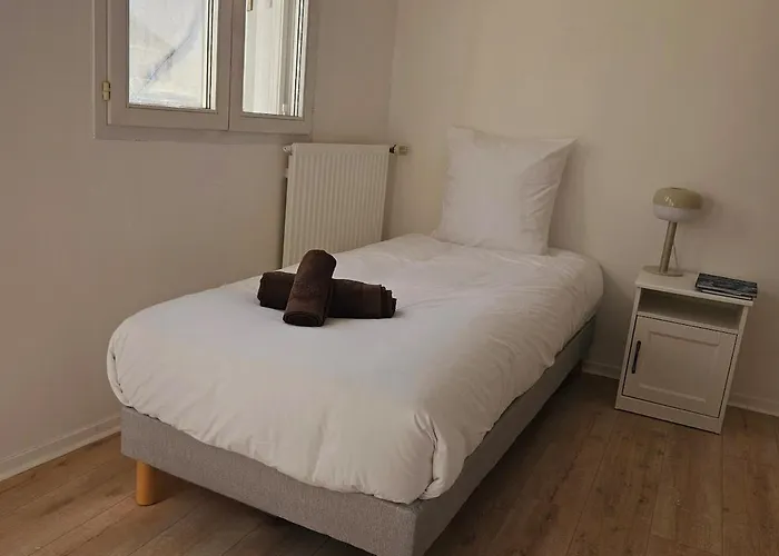 Paul Eluard - Maison Au Calme Parking Centre Дом отдыха