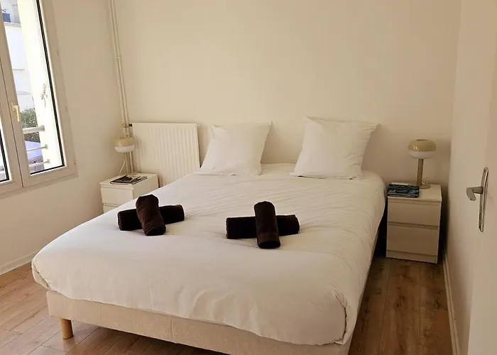 Paul Eluard - Maison Au Calme Parking Centre